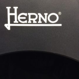 新品入荷しました♪ HERNO(ヘルノ)