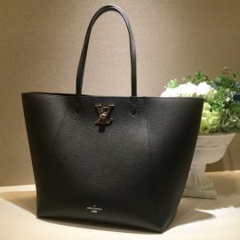 【LOUIS VUITTON】ロックミーシリーズのトートバッグ！