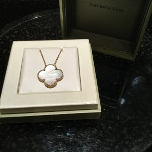 おすすめvan Cleef Arpels 100周年限定マジックアルハンブラ ネックレス Komehyo Now