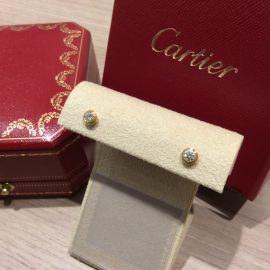 Cartier『ディアマンレジェ』ピアス