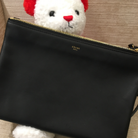 CELINEのバッグを使っている女性が好きです。KOMEHYO広島本通店