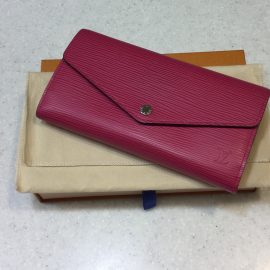 [买进中心横滨西口店]买下了路易威登钱包。