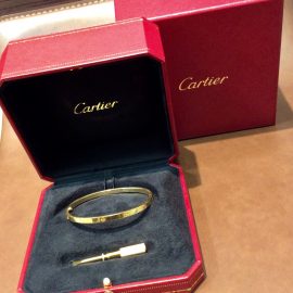 买进中心涩谷*Cartier爱手镯