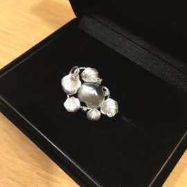 买下了2/7[吉祥寺商店]过分雕琢的式样珍珠的钻孔！