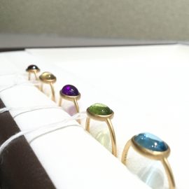 重ねづけ 飴玉みたいなカラーストーンリング Komehyo Now